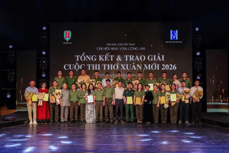 Thơ Xuân mới: Khắc họa thành công hình tượng người chiến sĩ CAND -0