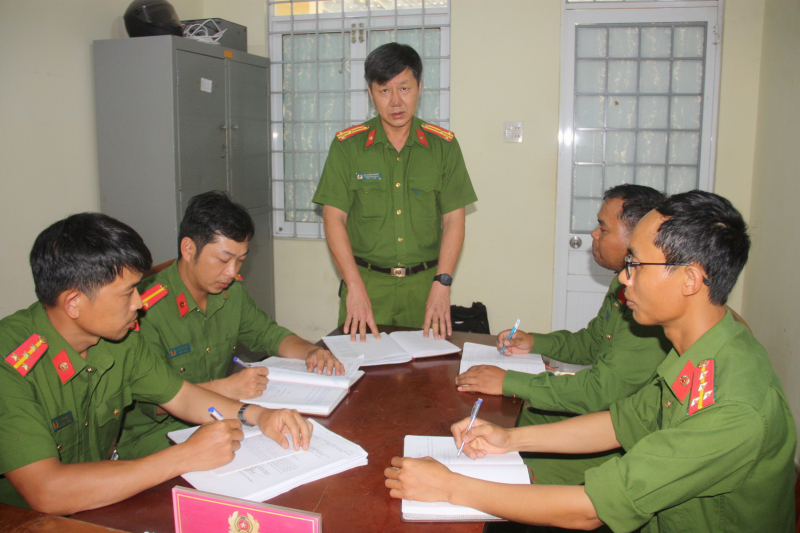 Công an đồng hành cùng các già làng xây dựng thế trận an ninh ở xã Tây Sơn -0