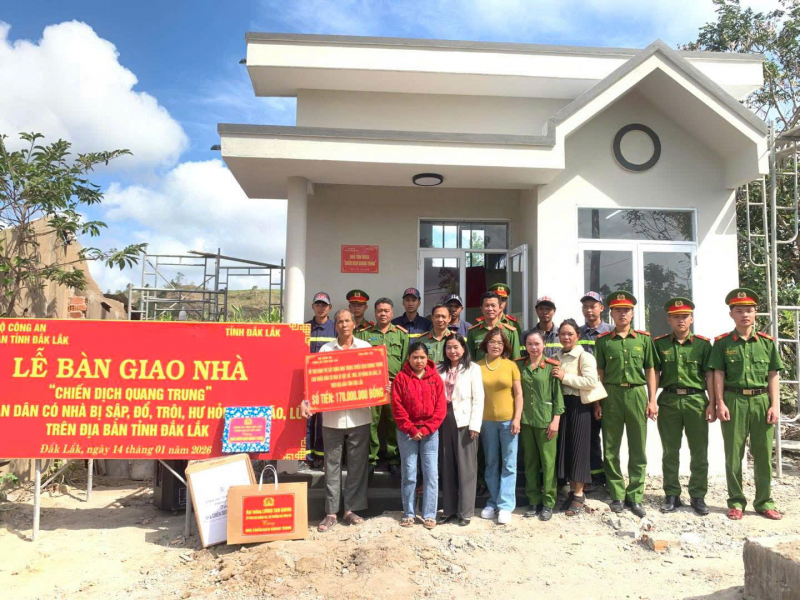 Công an đồng hành cùng các già làng xây dựng thế trận an ninh ở xã Tây Sơn -0