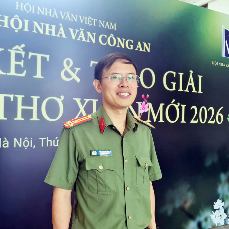 Tôn vinh sức sống bền bỉ của thơ ca -1