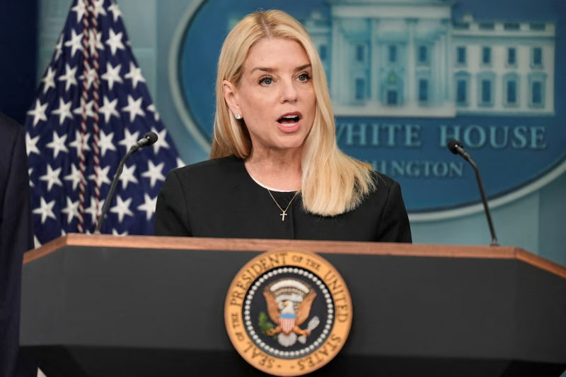 Tổng thống Donald Trump sa thải Bộ trưởng Tư pháp  -0