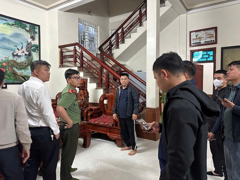 Khởi tố 12 đối tượng trong đường dây tổ chức người trốn sang các nước châu Âu và Mỹ bằng thị thực du lịch -1