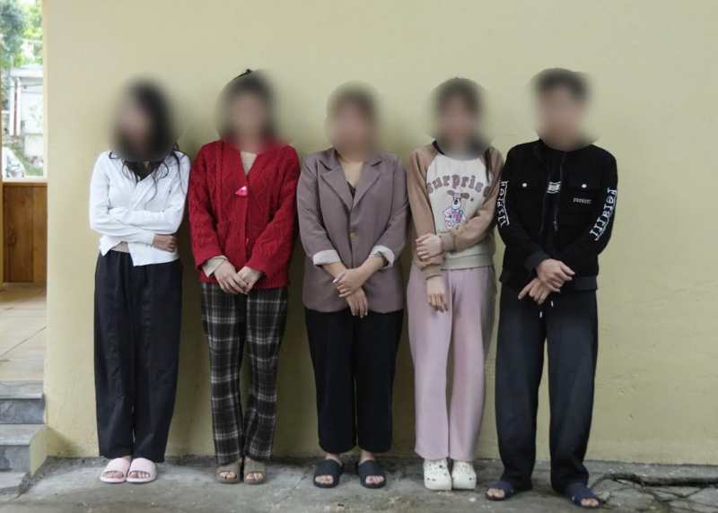 Nhóm “yêu nữ” livestream nội dung đồi trụy -0