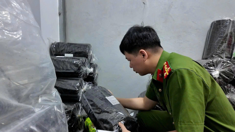 Phó Thủ tướng gửi Thư khen Công an TP Đà Nẵng lập chiến công chống buôn lậu, hàng giả -0