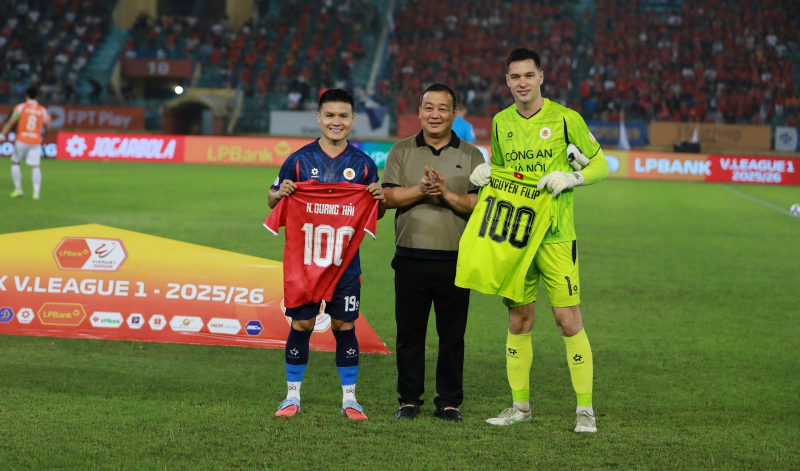 Công an Hà Nội tạo mưa bàn thắng trong ngày đặc biệt của Quang Hải -0