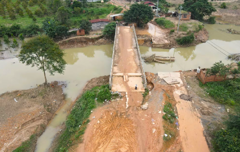 Hơn 200 hộ dân sống thấp thỏm dưới chân núi Chư Yang Hanh -0