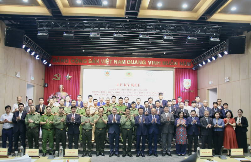 Cải cách thủ tục hành gắn với phát triển khoa học, đổi mới sáng tạo và chuyển đổi số -0