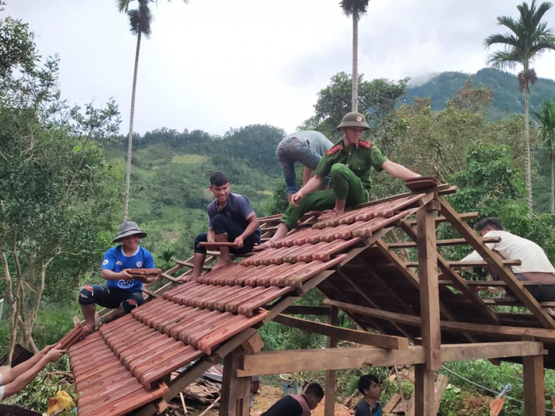 Một trưởng Công an xã vùng cao hơn 30 lần hiến máu cứu người -0