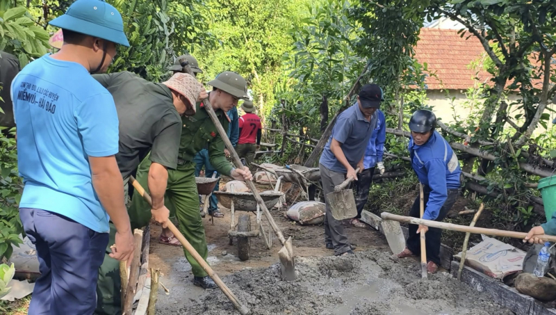 Một trưởng Công an xã vùng cao hơn 30 lần hiến máu cứu người -0