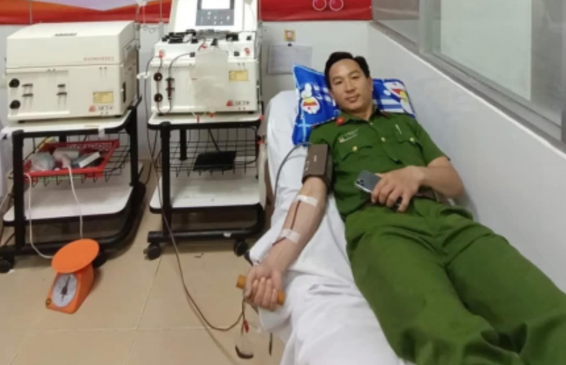 Một trưởng Công an xã vùng cao hơn 30 lần hiến máu cứu người -0
