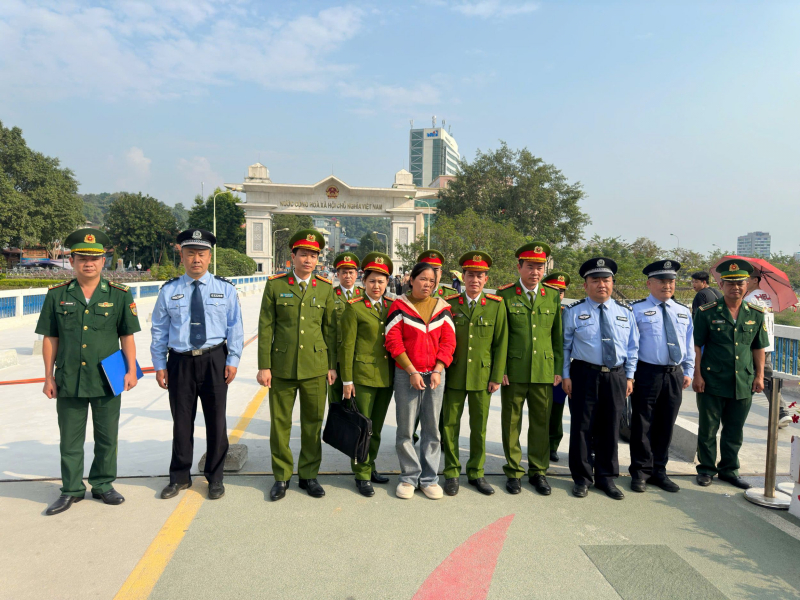 Hiệp đồng chặt chẽ, bóc gỡ nhiều đường dây mua bán người trên tuyến biên giới -0