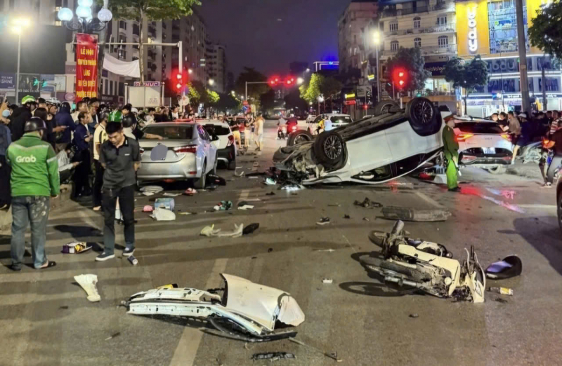 Khởi tố tài xế Vũ Quang Chiến gây tai nạn liên hoàn 5 phương tiện chờ đèn đỏ tại Hà Nội -0