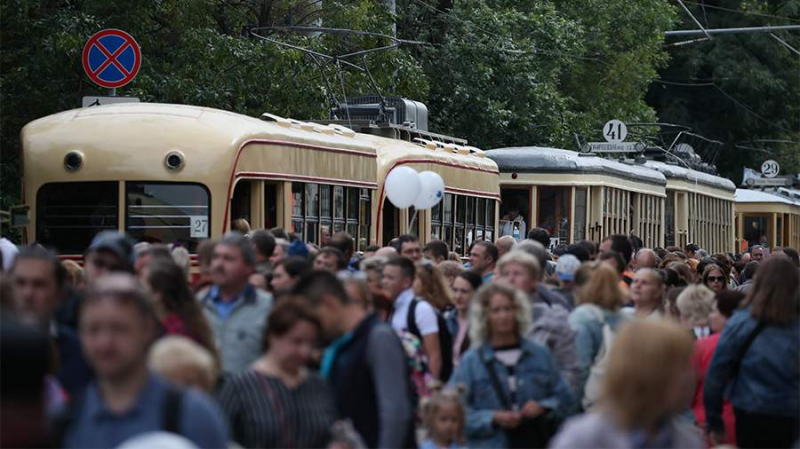 Moskva biến phố thành “bảo tàng sống” với triển lãm tàu điện cổ -0