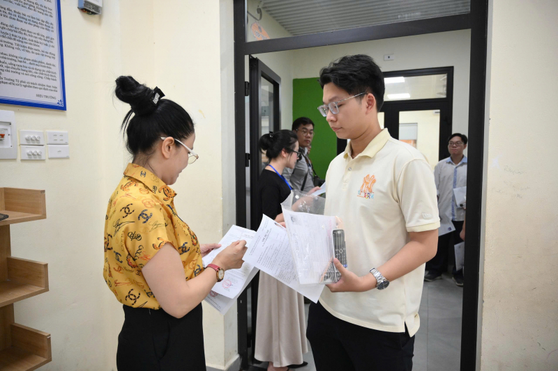 Hà Nội công bố chỉ tiêu lớp 10: Tuyển 81.448 suất, tỷ lệ vào công lập là 55% -0