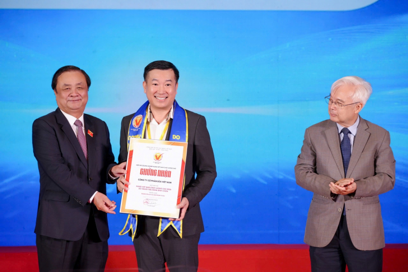 Vinamilk 30 năm liên tiếp được vinh danh hàng Việt Nam chất lượng cao -0