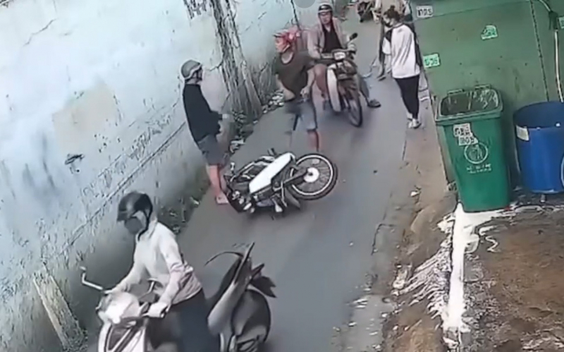 Bắt khẩn cấp đối tượng đánh người can ngăn sau va chạm giao thông -0