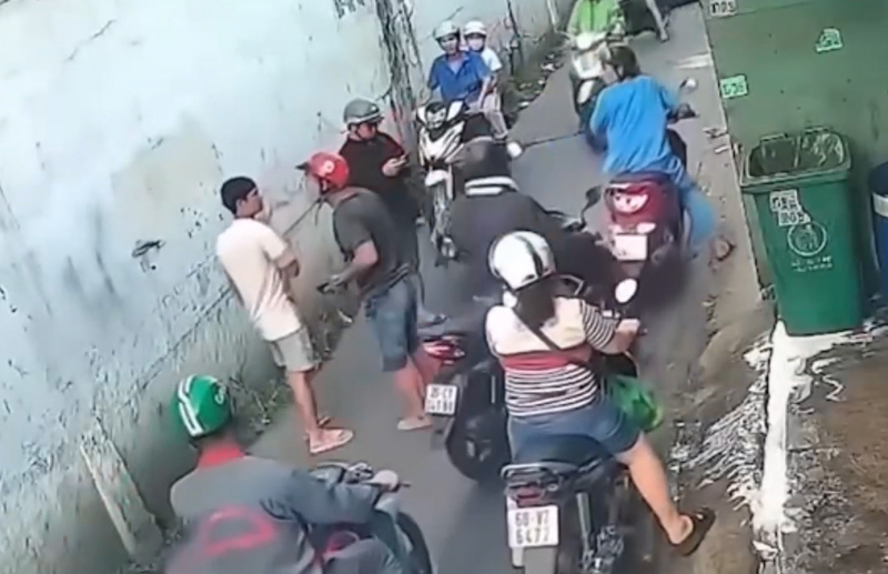 Bắt khẩn cấp đối tượng đánh người can ngăn sau va chạm giao thông -1