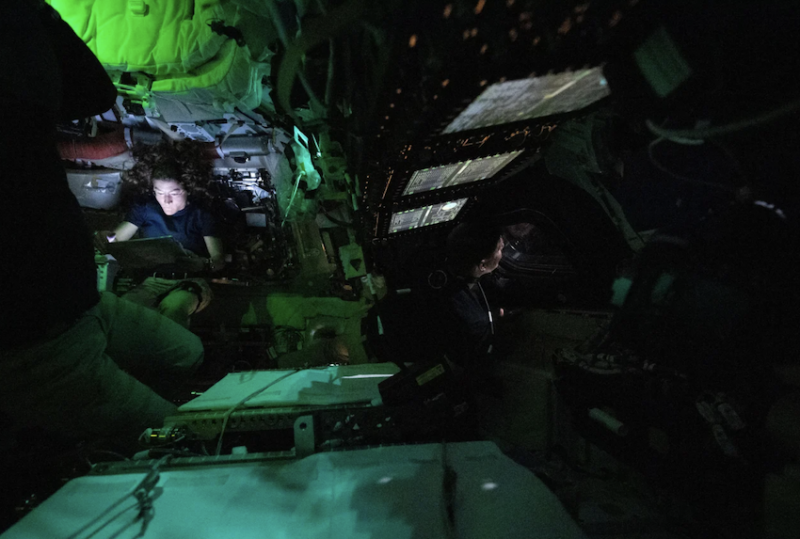 Artemis II hé lộ những hình ảnh chụp Mặt trăng mới nhất -0