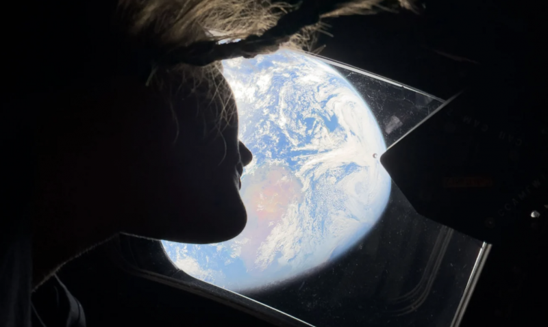 Artemis II hé lộ những hình ảnh chụp Mặt trăng mới nhất -1