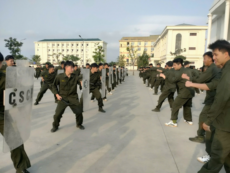 Nàng mưa thao trường rèn chiến sĩ  -4