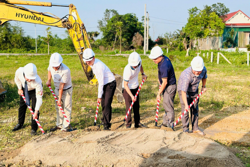 Công ty Hoàng Gia Phát tài trợ 300 triệu đồng xây dựng công viên cộng đồng -0