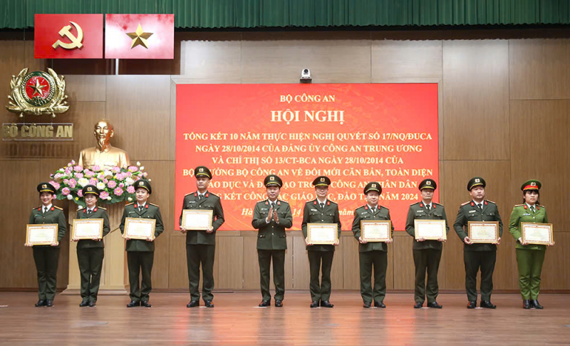 Người cán bộ tham mưu đóng góp thầm lặng cho công tác giáo dục và đào đạo -0