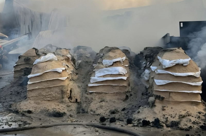 Cháy xưởng mùn cưa rộng gần 1000m2, 3 người bị thương -0