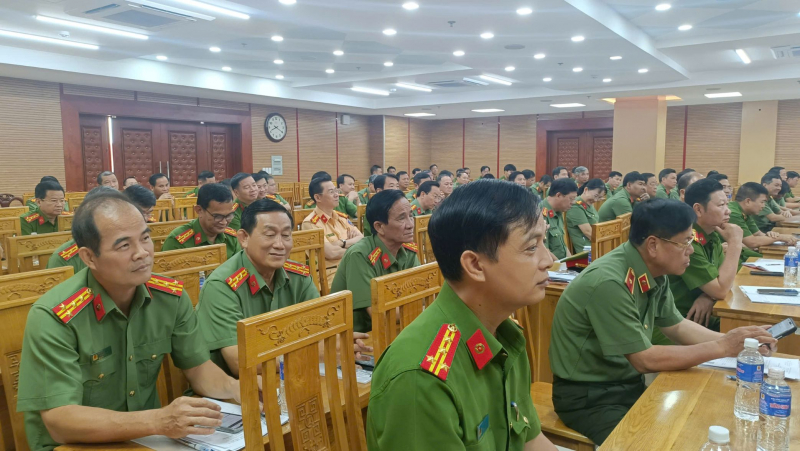 Nâng cao hiệu quả công tác điều lệnh, quân sự, giữ vững kỷ cương, kỷ luật trong CAND -0