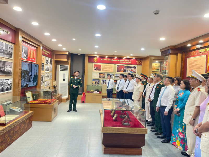 Khai giảng lớp Bồi dưỡng kiến thức quốc phòng an ninh khóa 101 -0