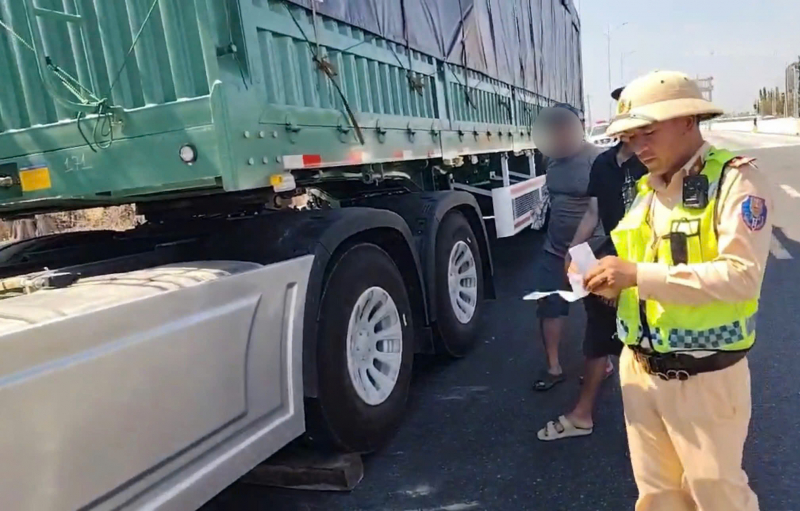 Xử phạt 104 triệu đồng tài xế và chủ phương tiện 