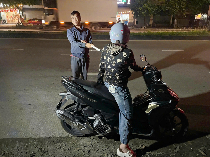  Khởi tố đối tượng giả danh lực lượng trật tự đô thị để cưỡng đoạt tài sản -0