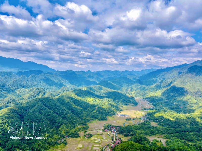 Vietnam eyes becoming region’s leading tourism destination -0