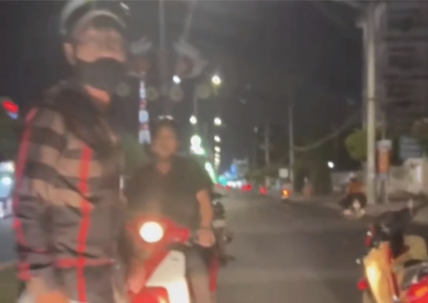 Công an Vĩnh Long: Làm rõ vụ chặn đường, đập vỡ kính ô tô -0