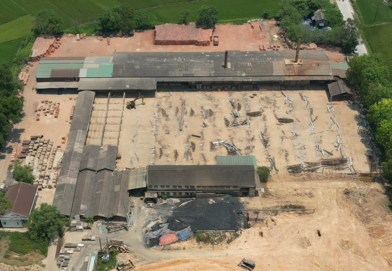 Huế: Buộc chấm dứt hoạt động, tháo dỡ nhà máy sản xuất gạch nằm bên trường học gây ô nhiễm suốt nhiều năm -0