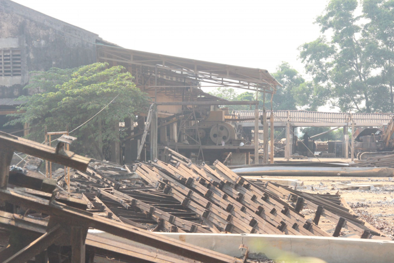 Huế: Buộc chấm dứt hoạt động, tháo dỡ nhà máy sản xuất gạch nằm bên trường học gây ô nhiễm suốt nhiều năm -0