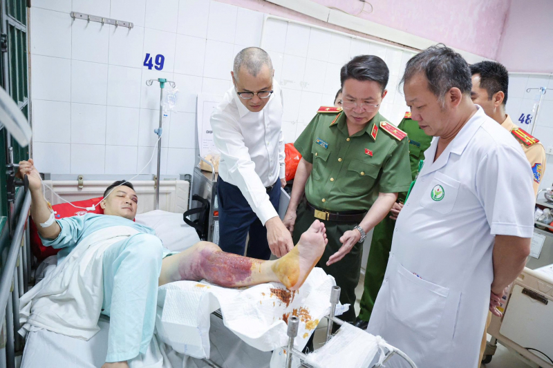 Tạm giữ đối tượng điều khiển xe máy đâm đồng chí Cảnh sát giao thông -0