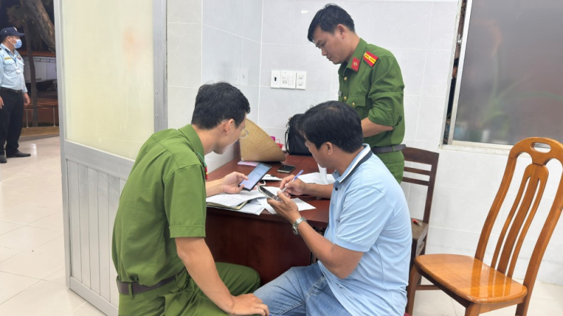 Vụ xe khách lao xuống vưc khiến 4 người tử vong, kiểm định 2 lần trong ngày mới đạt -0