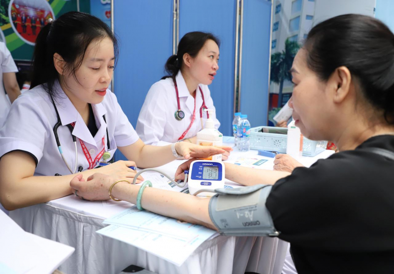 Phát hiện hơn 2.800 trường hợp bất thường qua khám miễn phí Ngày Sức khỏe toàn dân -0