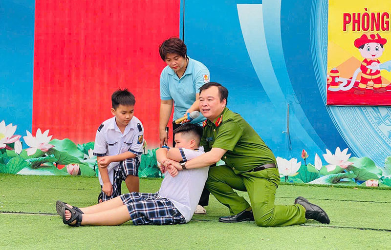 Tăng cường tuyên truyền PCCC cho học sinh tiểu học: Nền tảng xây dựng ý thức an toàn từ sớm -0