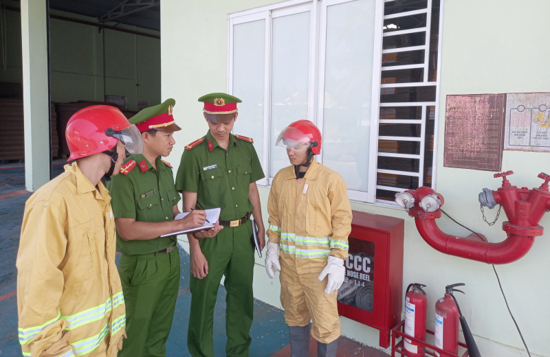 Siết chặt phòng cháy tại các Khu công nghiệp phía Đông Đắk Lắk -0