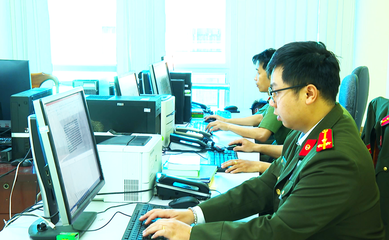 Lặng thầm phía sau những chiến công -0