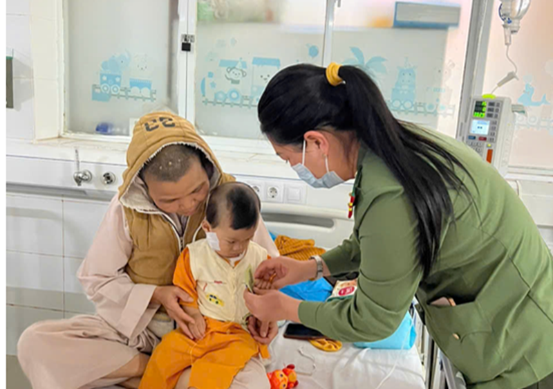 Lặng thầm phía sau những chiến công -0