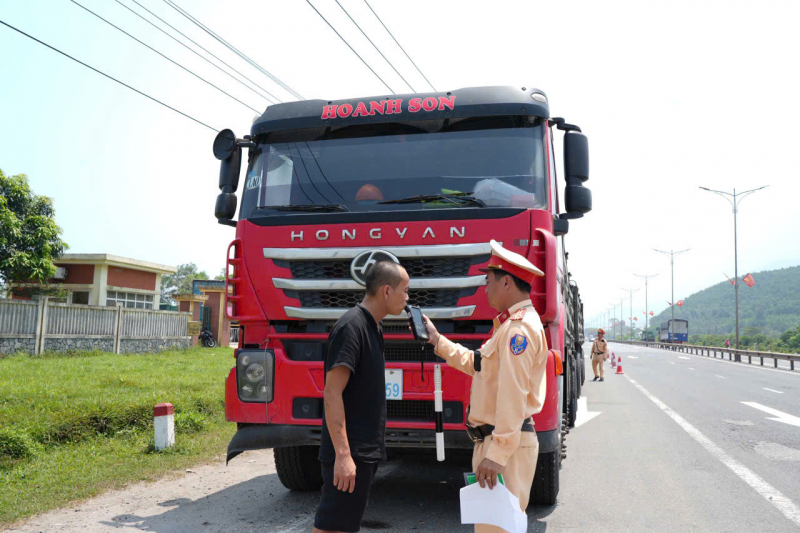 Phát hiện 114 trường hợp thanh thiếu niên có nguy cơ cao gây mất an toàn giao thông -0