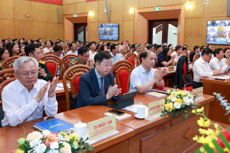 Phát huy vai trò báo chí, trí thức, văn nghệ sĩ trong triển khai Nghị quyết Đại hội XIV -0