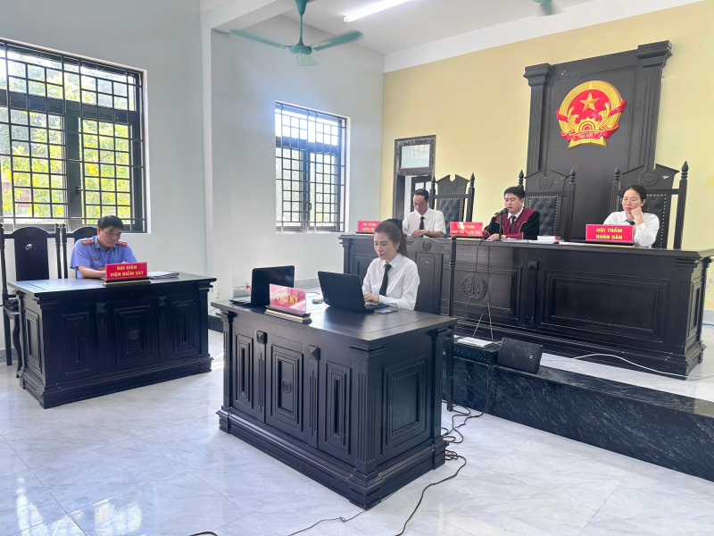 Mua 3 viên hồng phiến, nam thanh niên ở Huế lĩnh 39 tháng tù -0