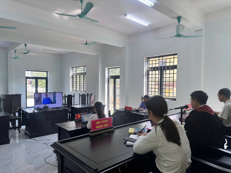 Mua 3 viên hồng phiến, nam thanh niên ở Huế lĩnh 39 tháng tù -0