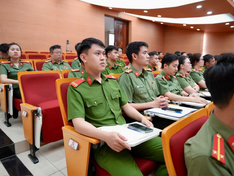 1.800 đại biểu tham dự chương trình đào tạo “Kể chuyện bằng video”- cuộc thi “Tổ quốc bình yên” -1