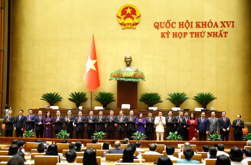 Chính phủ có 6 Phó Thủ tướng, 17 Bộ trưởng, Trưởng ngành -0