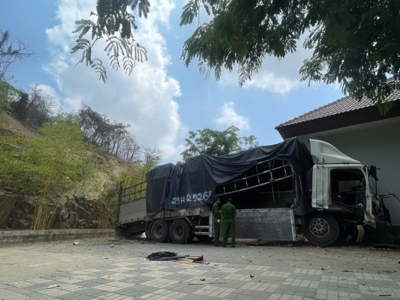 Đã xác định được danh tính 3 người tử vong do xe tải lao xuống núi Tà Zôn -0