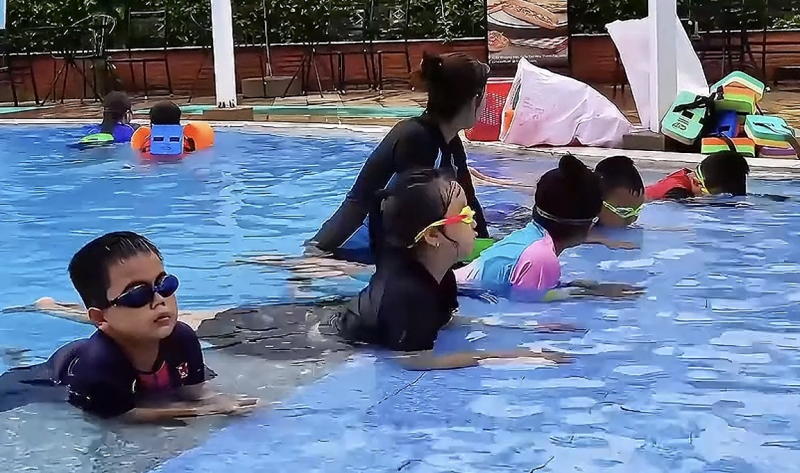 Phụ huynh lơ là, trẻ em đuối nước thương tâm trên kênh rạch -0